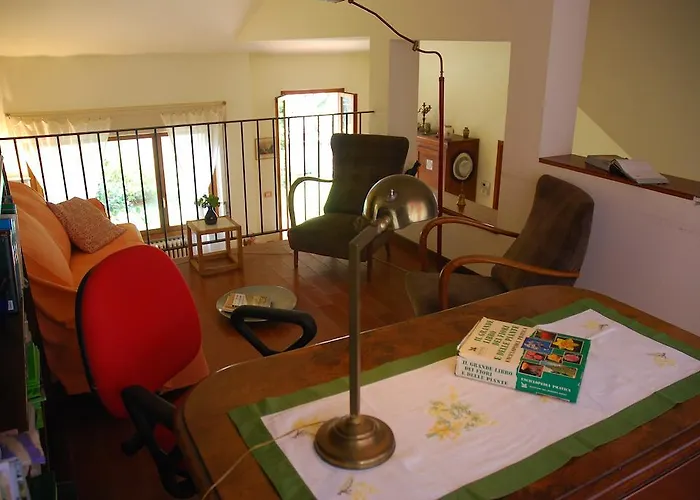 לינה וארוחת בוקר Selve Di Rogaro 3*